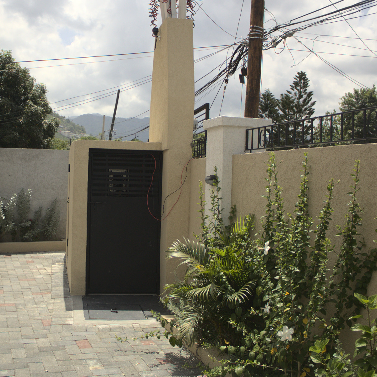 Diamond D200 on exterior wall