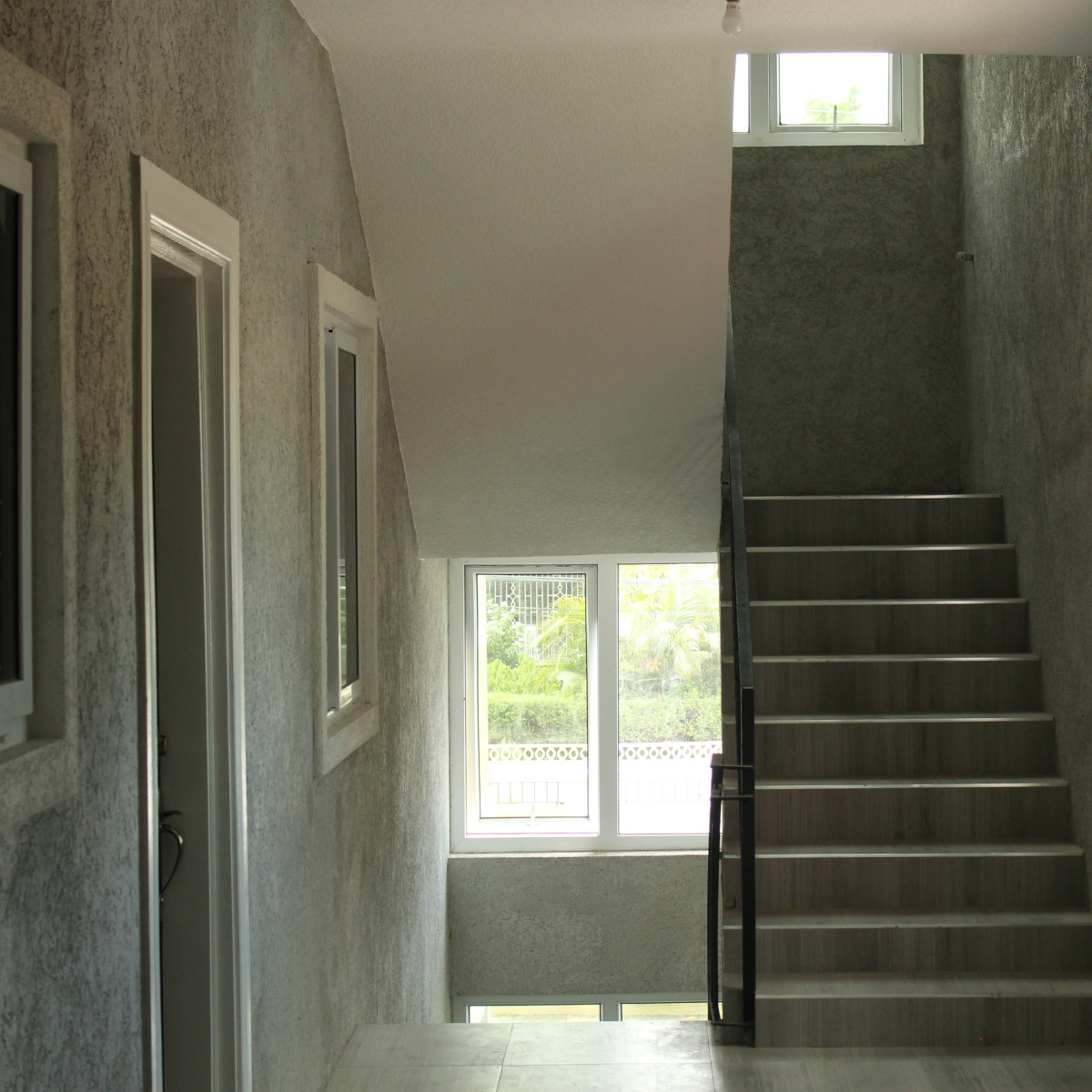 Diamond Stucco Mix on building